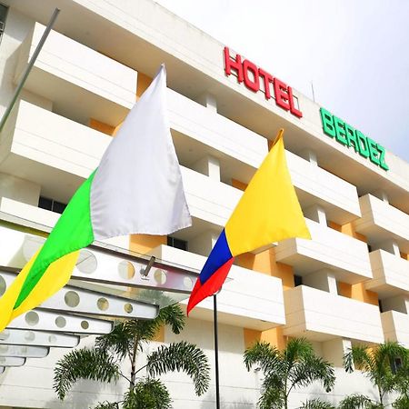 Hotel Berdez نيفا المظهر الخارجي الصورة