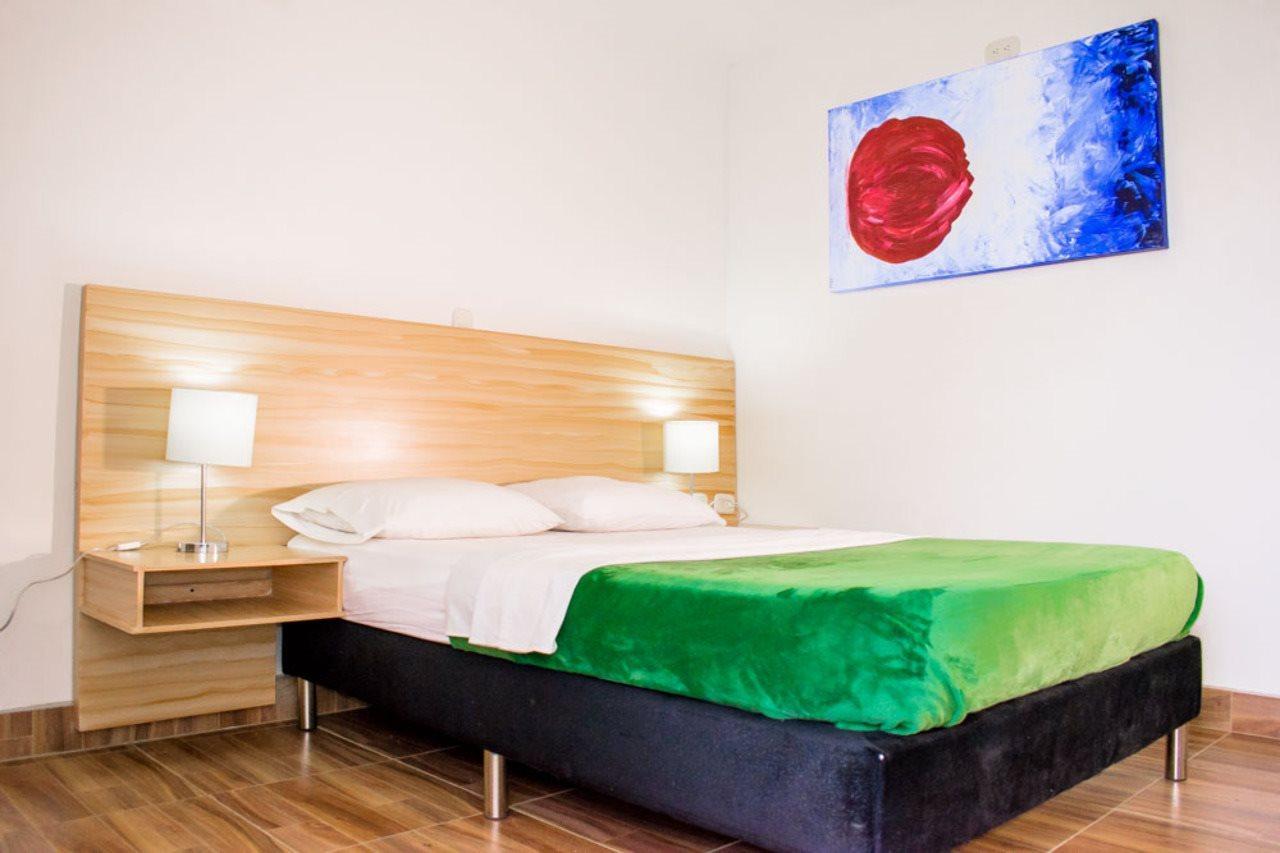 Hotel Berdez نيفا المظهر الخارجي الصورة