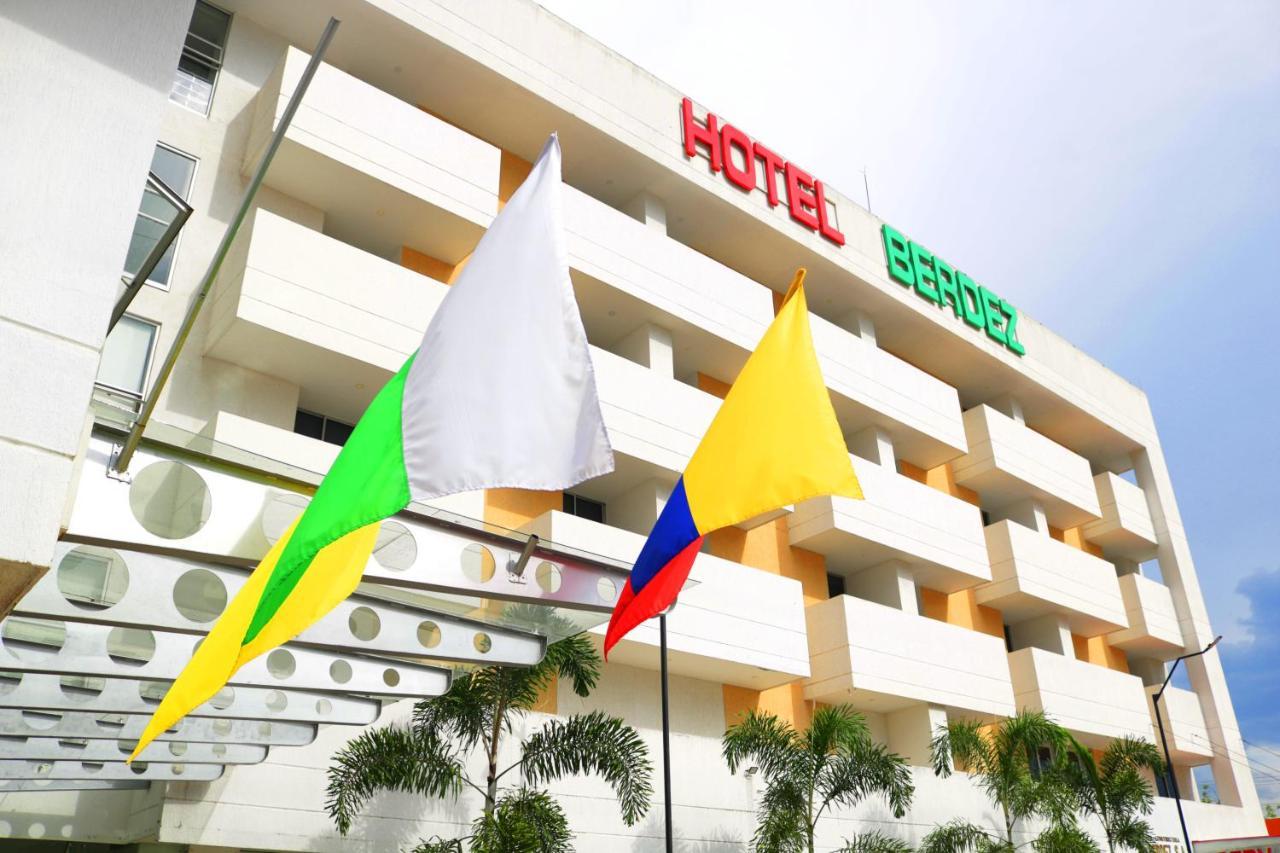 Hotel Berdez نيفا المظهر الخارجي الصورة