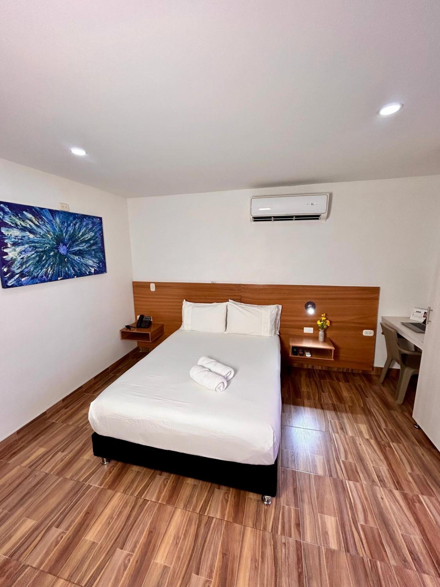 Hotel Berdez نيفا المظهر الخارجي الصورة