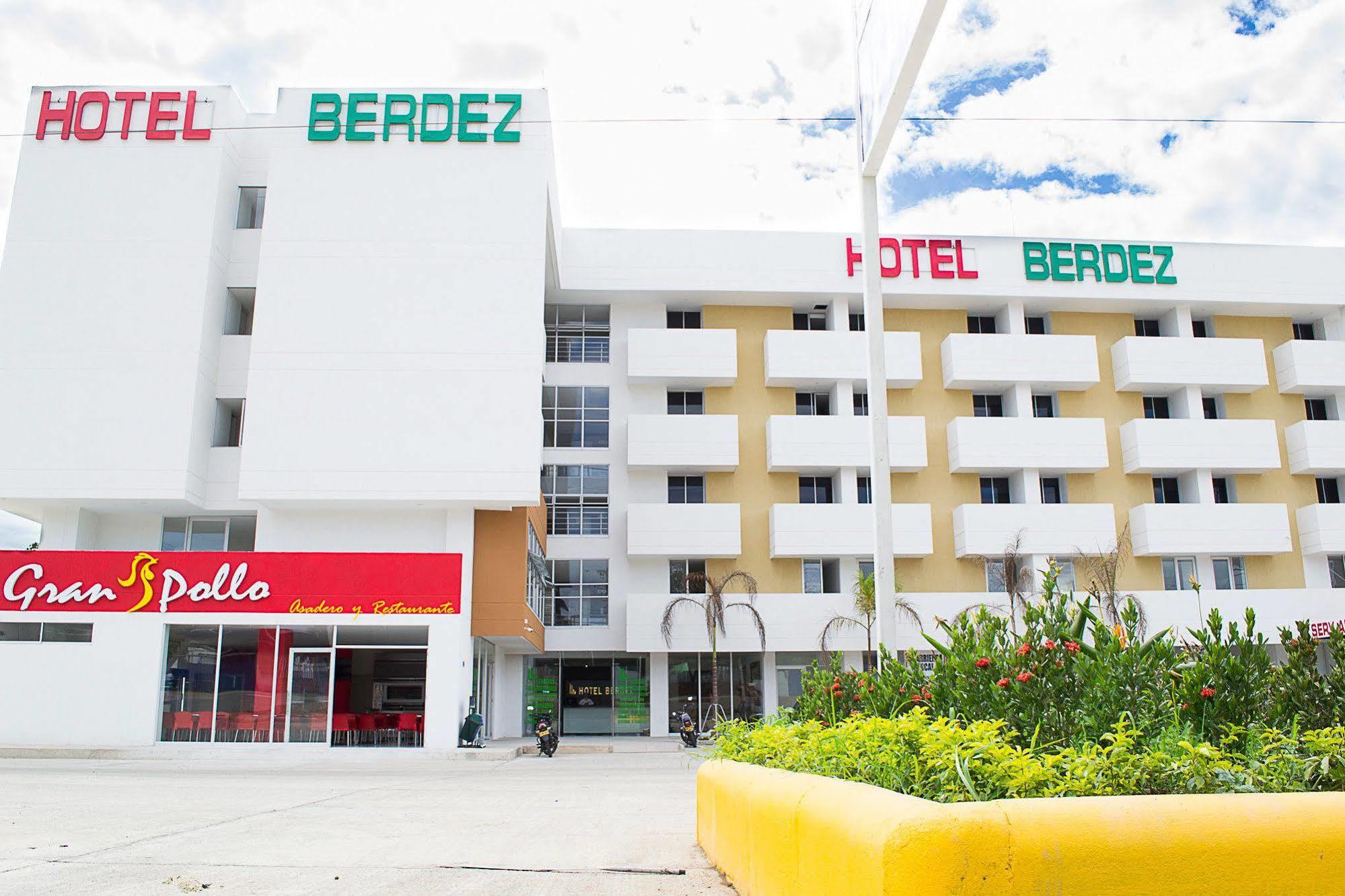 Hotel Berdez نيفا المظهر الخارجي الصورة